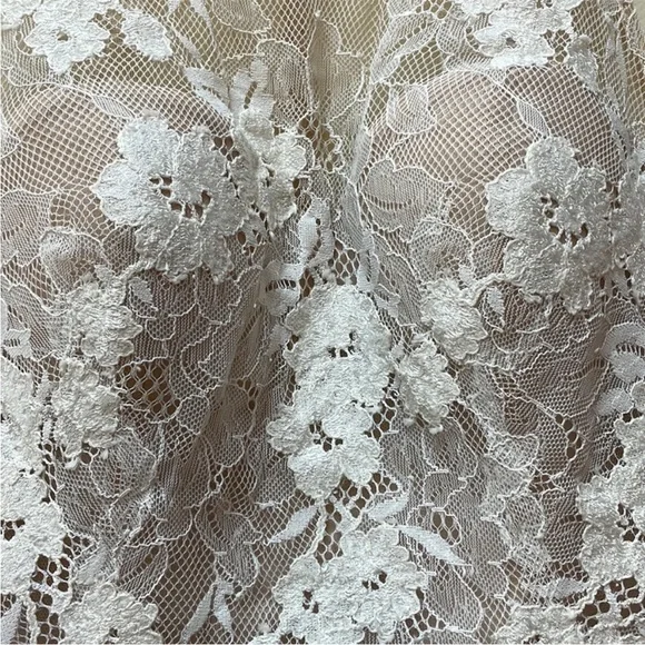 sale two more hours 3/31 Wtoo by Watters Willowby Embroidered Lace Bridal Top - Picture 11 of 13
